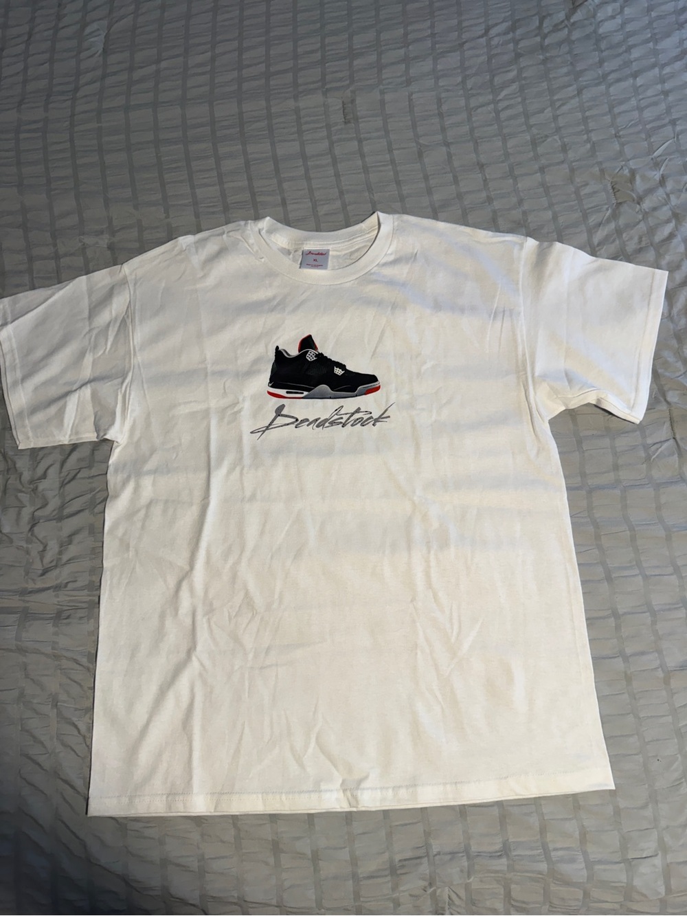 🔥 DEAD STOCK TEE – SIZE XL 🔥